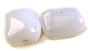 991593 White Opal 17.5x15mm   50g
