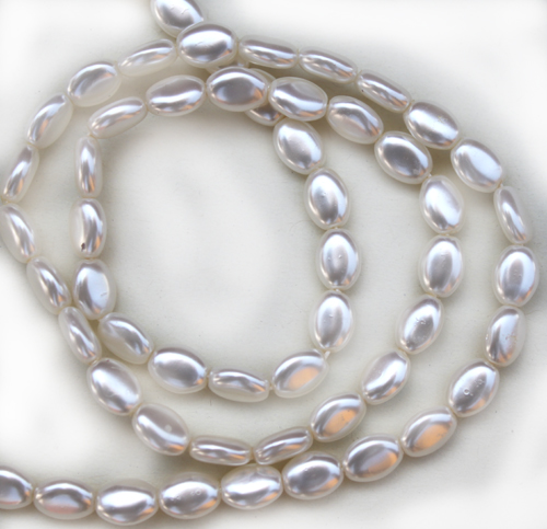 132 30108 70401 Oval 8x6mm 1 string