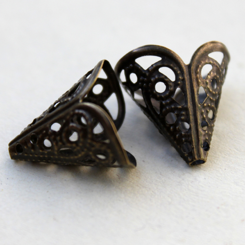 BCap004 Antique Brass 20 Caps